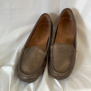 EUC VIONIC sz8.5 Women's Debbie Metallic Slip-on Loafers